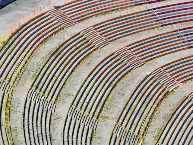 Tubagem de piso radiante instalada em curvas antes da betonilha